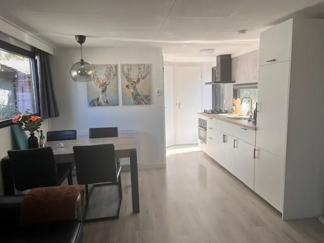 度假居 Het Eikenhuisje In Putten; Op De Veluwe. 皮滕